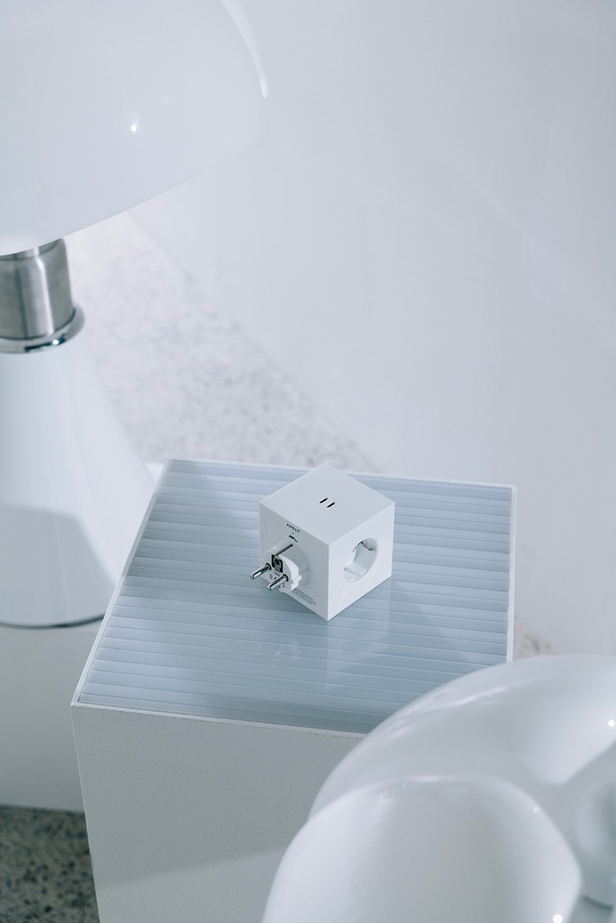 Square 2 avec 2 port USB-C 30W White Martinelli Luce edition