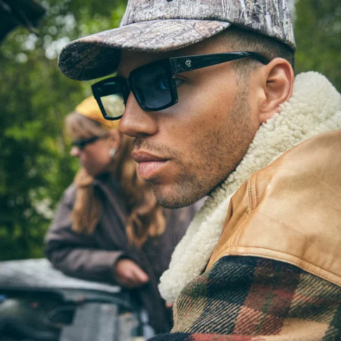 STELLAR BLACK / LIGHT BLUE