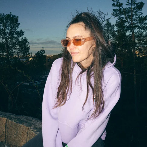 Nicole Peach / Peach