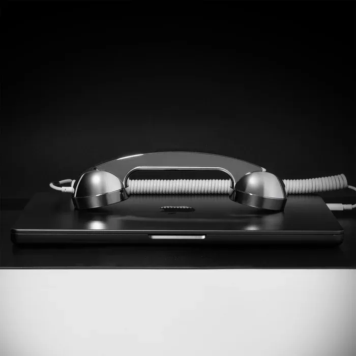 PopPhone_Mirror_3.webp