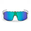 Henke Grey / Rainbow Mirror