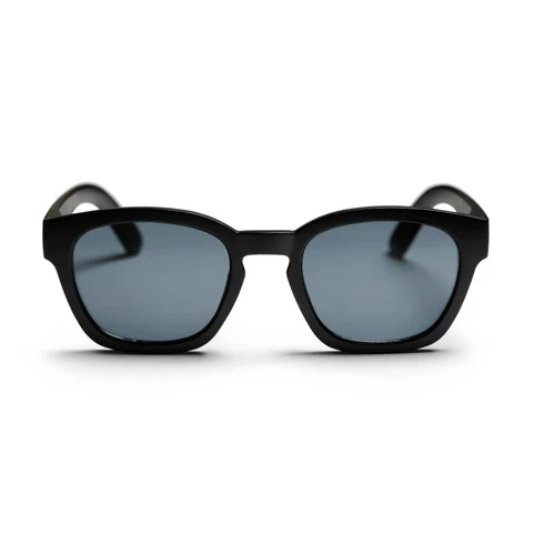 Vik Black / Black